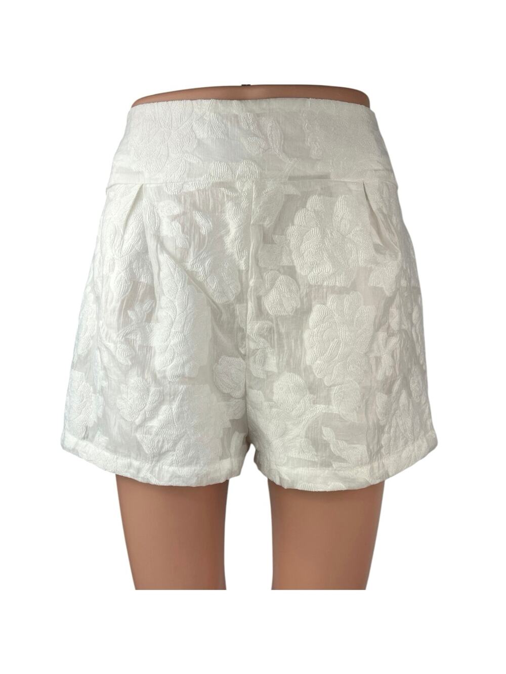 NEW Fashion Nova  Lace White Floral Print Textured Jacquard Wide Leg Shorts Sz L